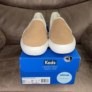 New in box Keds faux shearling lined deck shoes
